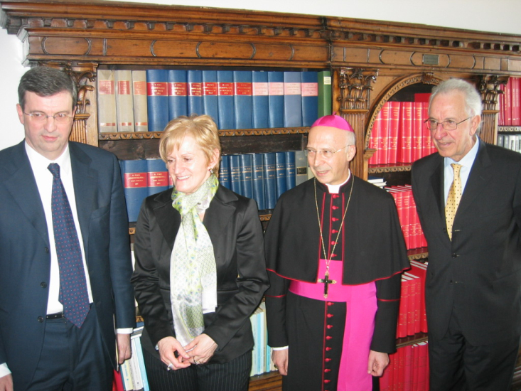 Bagnasco, con Burlando, Livia Turco allora Ministro Sanità, accanto Vincenzo Lorenzelli