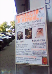 Il cartello pubblicitario esterno al Centro Benessere