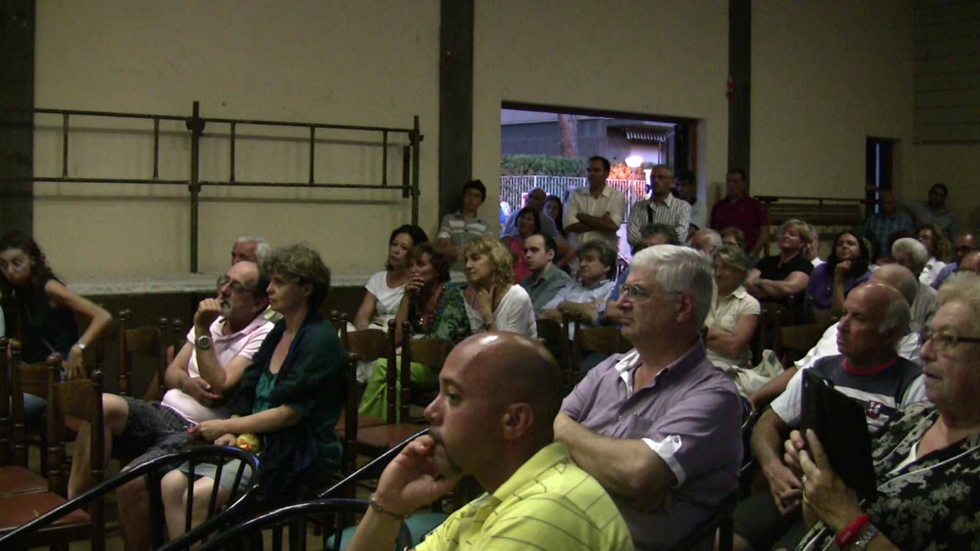 Un momento dell'assemblea del 16 luglio 2011 ad Andora